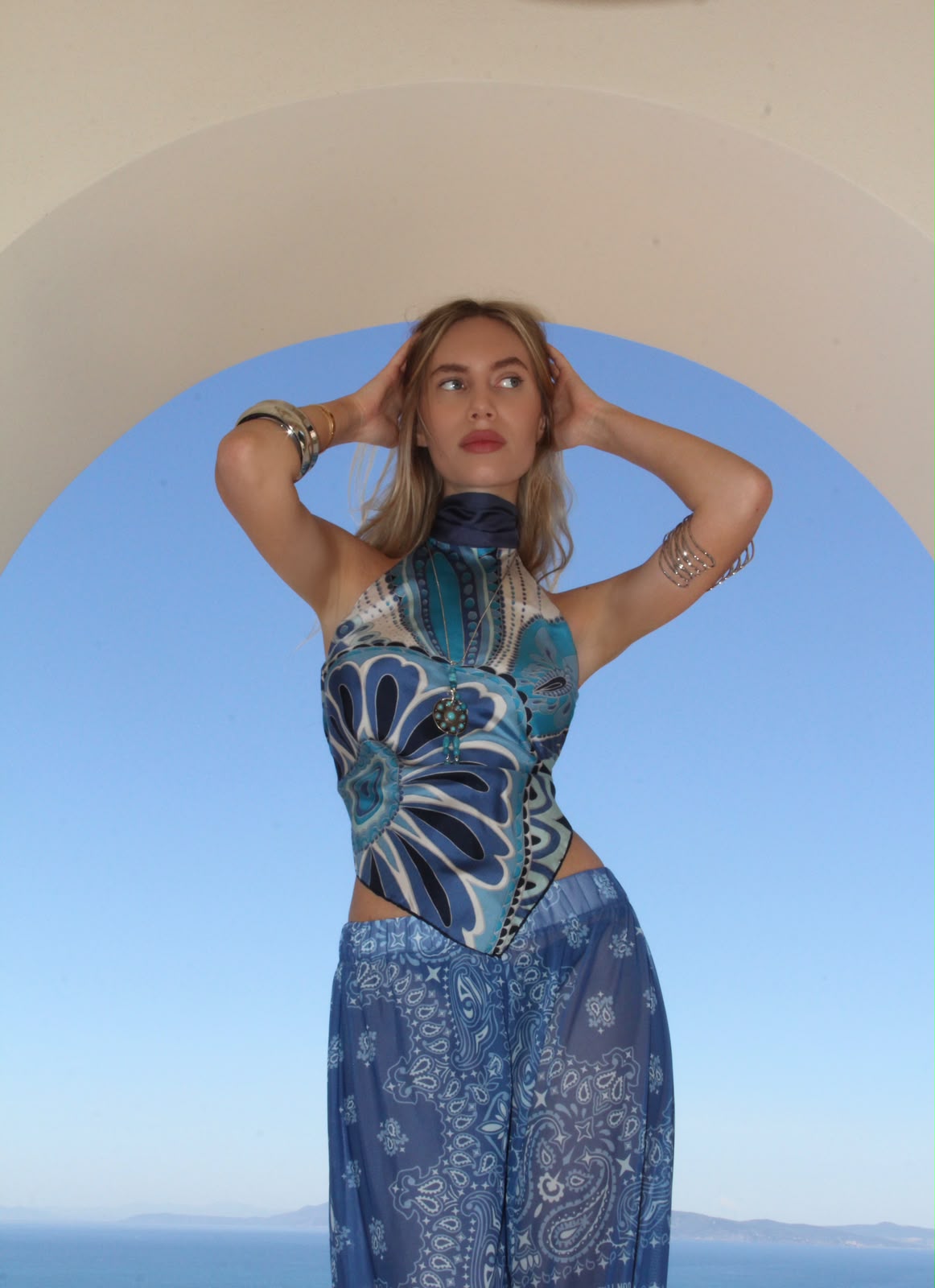 The Aliki Top