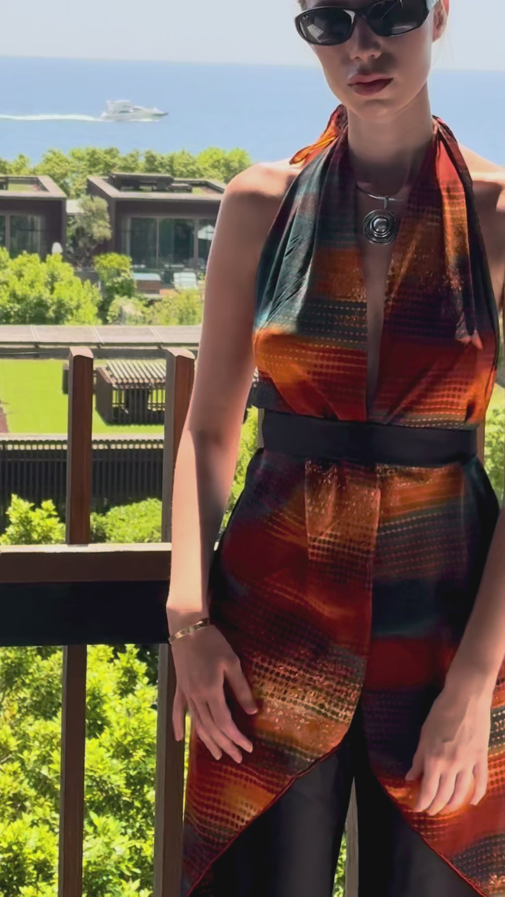 The Veda Top